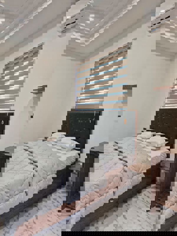 Bedroom in 1 BHK Builder Floor at Dlf Phase V – for Rent