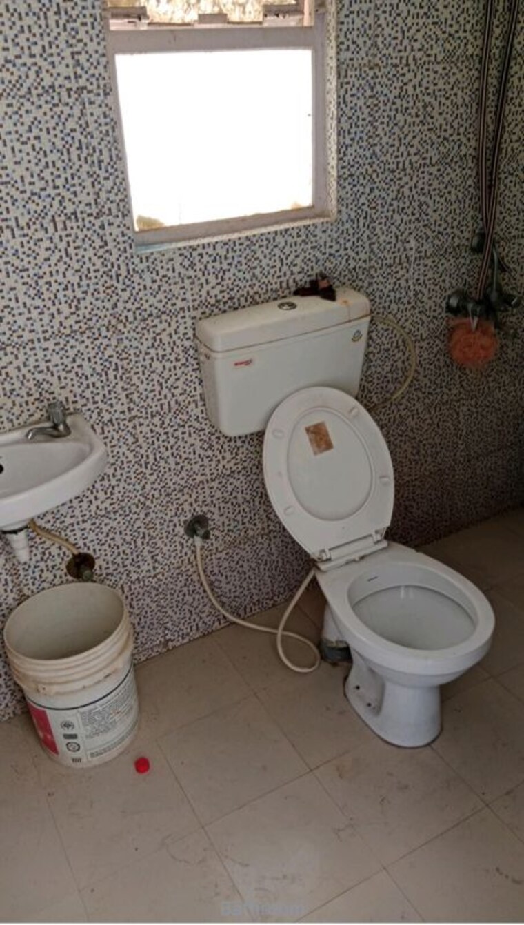 Bathroom, breez-global-heights 2 Bedroom 950 Sq.Ft. Apartment In Sohna Sector 33 Gurgaon 10235991
