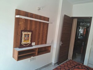 Room in 3 BHK Independent House at Sector 44 – for Rent