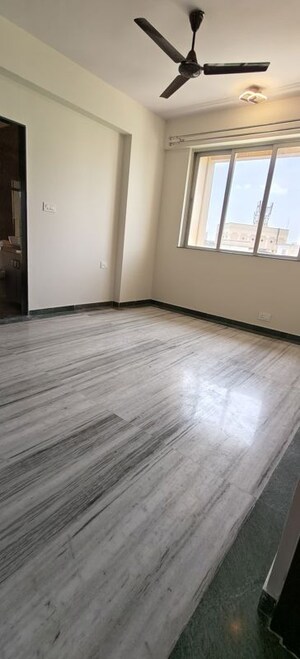 Room in 2 BHK Apartment at Hiranandani Estate Avon, Ghodbunder Road – for Rent