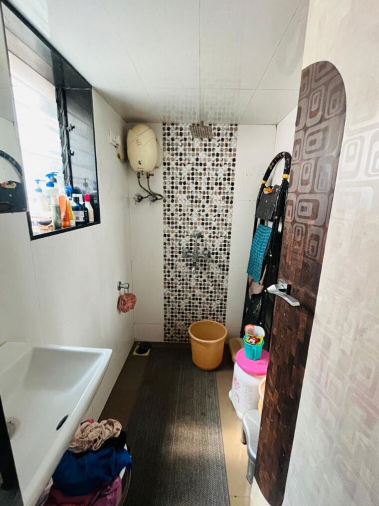 Attached Bathroom, vasant-valley-complex 1 Bedroom 550 Sq.Ft. Apartment In Malad East Mumbai 10236072