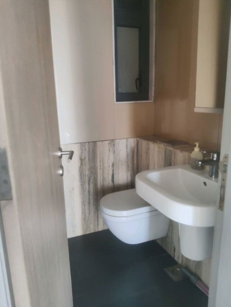 Bathroom, lodha-ncp-commercial-tower-supremus 1 Bedroom 4966 Sq.Ft. Apartment In Wadala Mumbai 10236005