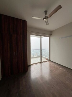 Room in 3 BHK Apartment at M3M Merlin, Sector 67 – for Rent