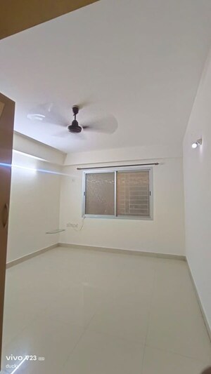 Room in 2 BHK Apartment at BM Sernity, Hsr Layout – for Rent
