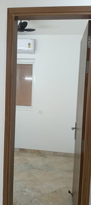 Room in 4 BHK Apartment at The Center Court, Sector 88a – for Rent