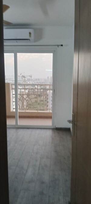 Room in 4 BHK Apartment at The Center Court, Sector 88a – for Rent