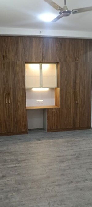 Room in 4 BHK Apartment at The Center Court, Sector 88a – for Rent