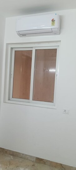 4 BHK + Pooja Room,Servant Room,Study Room,Extra Room Apartment For Rent in The Center Court