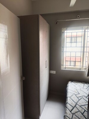 Room in 2 BHK Apartment at Krishna Residency Kadubeesanahalli, Kadubeesanahalli – for Rent