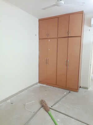 Room in 4 BHK Villa at Eros Rosewood Villas, Sector 50 – for Rent