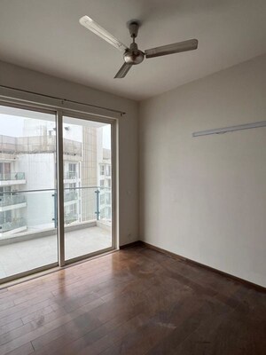 Room in 4 BHK Apartment at M3M Merlin, Sector 67 – for Rent