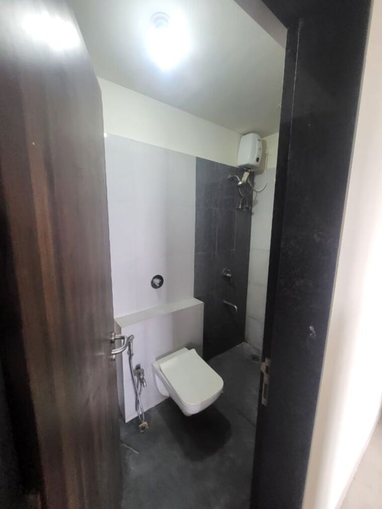 Bathroom, sethia-imperial-avenue 2 Bedroom 950 Sq.Ft. Apartment In Malad East Mumbai 10236266