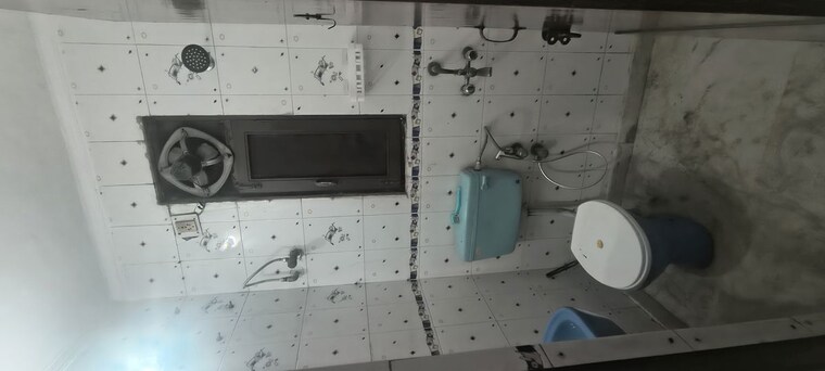 Bathroom, khirki extension 2 Bedroom 630 Sq.Ft. Builder Floor In Khirki Extension Delhi 10236219