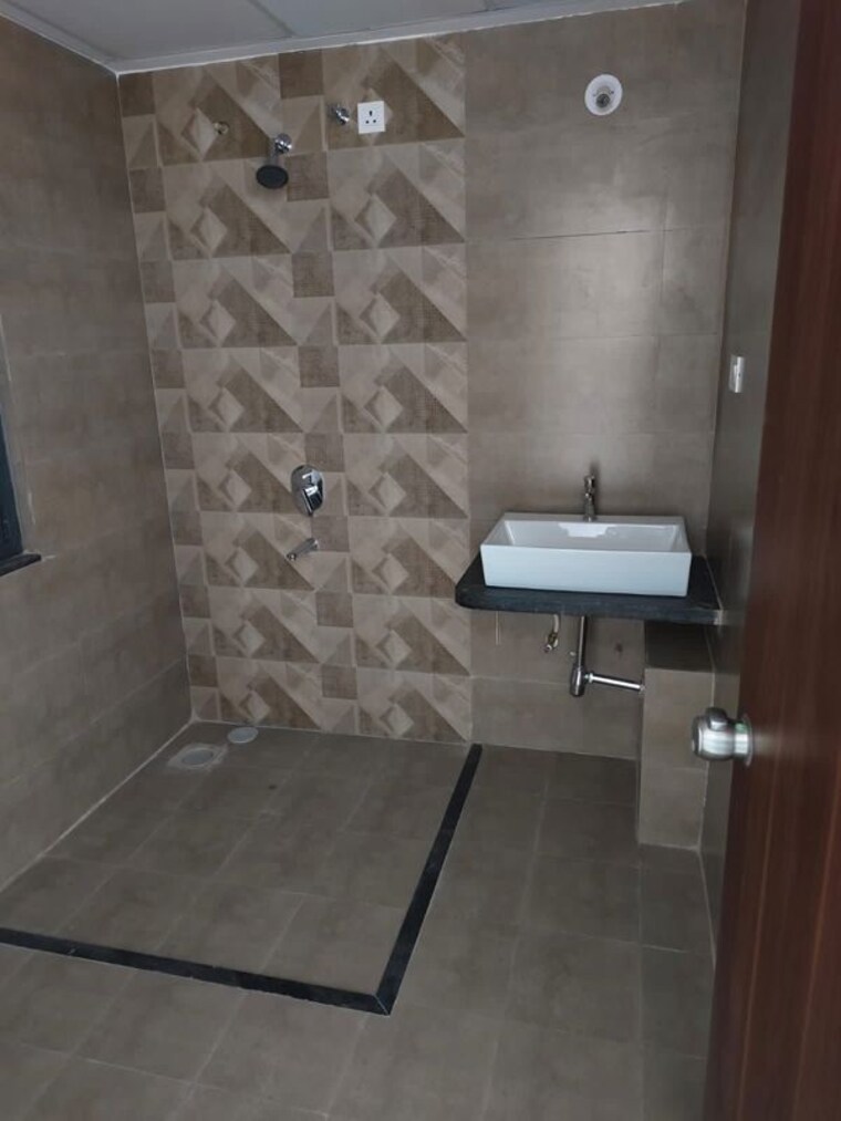 Bathroom, mantra-mirari 4 Bedroom 1600 Sq.Ft. Apartment In Koregaon Park Pune 10236307
