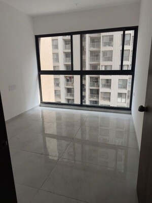 Room in 4 BHK Apartment at Mantra Mirari, Koregaon Park – for Rent