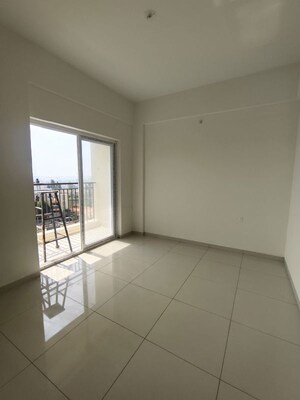 Room in 2 BHK Apartment at DS MAX Sahara, Hosa Road – for Sale