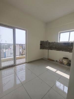 Room in 2 BHK Apartment at DS MAX Sahara, Hosa Road – for Sale