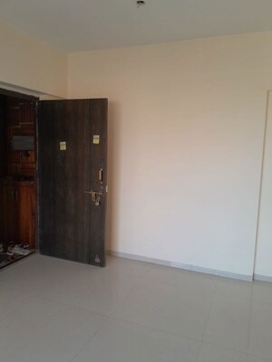 Room in 1 BHK Apartment at Jaliyan Heights, Borivali East – for Sale