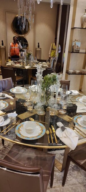 Master Bedroom in 6 BHK Apartment at Rustomjee Parishram, Pali Hill – for Sale