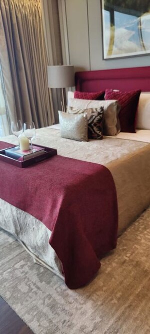 Bedroom in 6 BHK Apartment at Rustomjee Parishram, Pali Hill – for Sale