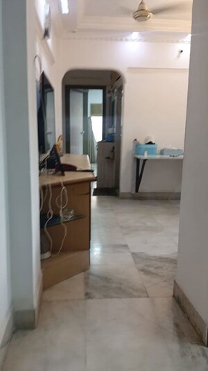 Room in 1 BHK Apartment at Wembley Apartment, Andheri West – for Rent