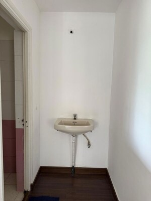 Bathroom in 1 RK Apartment at Bhagwan Nagar – for Rent