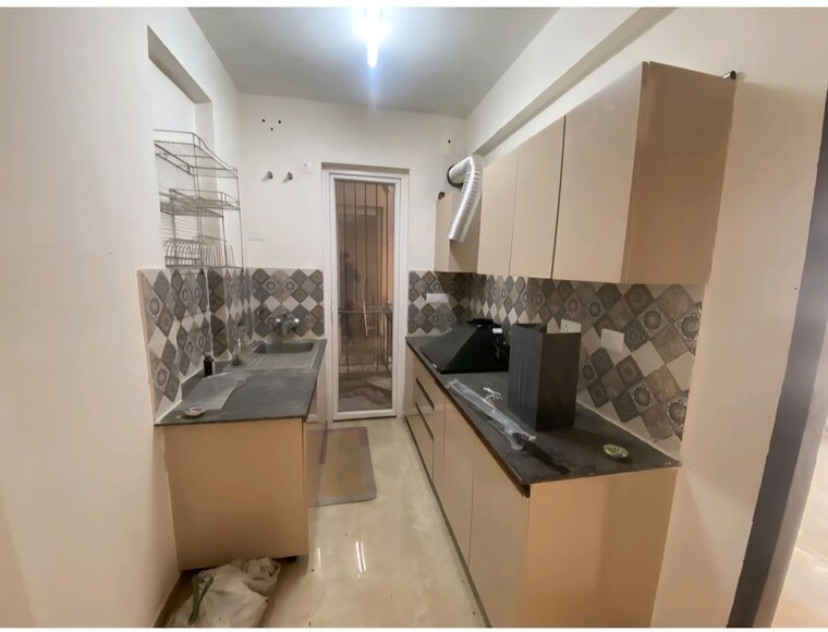 Living Room, signature-global-park-4-and-5 3 Bedroom 1120 Sq.Ft. Builder Floor In Sohna Sector 36 Gurgaon 10236615