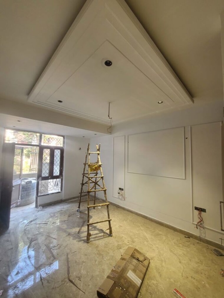 Room, sector 43 3 Bedroom 300 Sq.Ft. Builder Floor In Sector 43 Gurgaon 10236652