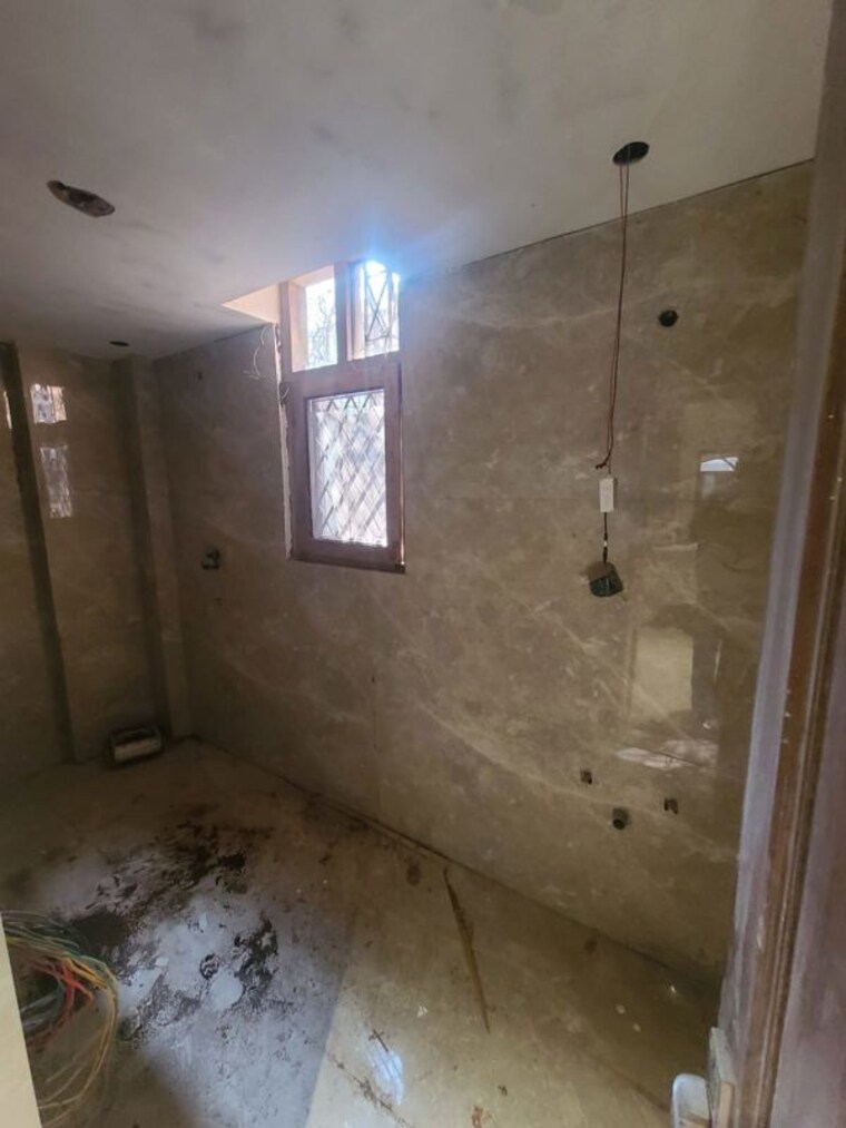 Bathroom, sector 43 3 Bedroom 300 Sq.Ft. Builder Floor In Sector 43 Gurgaon 10236652