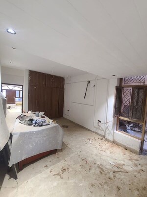 Bedroom in 3 BHK Builder Floor at Sector 43 – for Sale