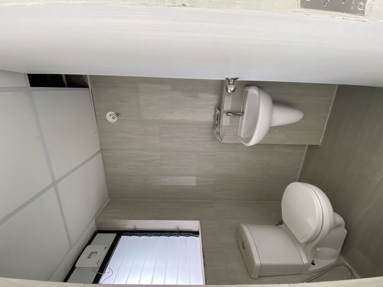 Bathroom, runwal-gardens-phase-2 3 Bedroom 910 Sq.Ft. Apartment In Dombivli East Thane 10236622