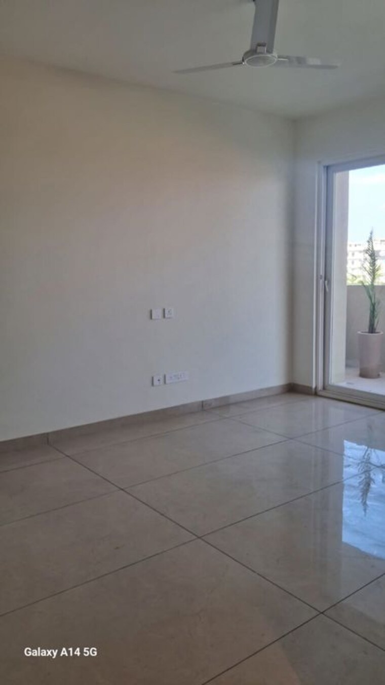 Room, kharar road 3 Bedroom 1990 Sq.Ft. Apartment In Kharar Road Mohali 10236675