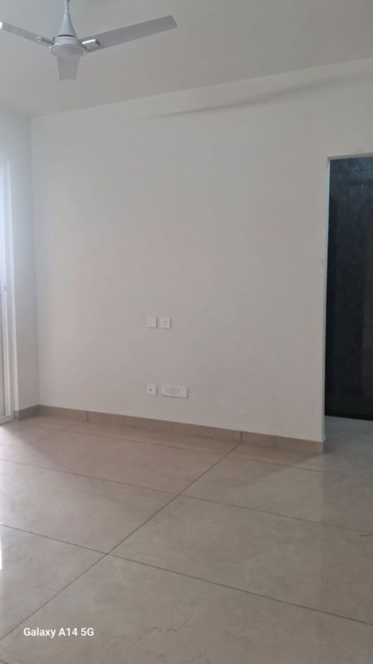 Room, kharar road 3 Bedroom 1990 Sq.Ft. Apartment In Kharar Road Mohali 10236675