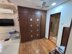 Bedroom in 3 BHK Apartment at Chembur – for Rent
