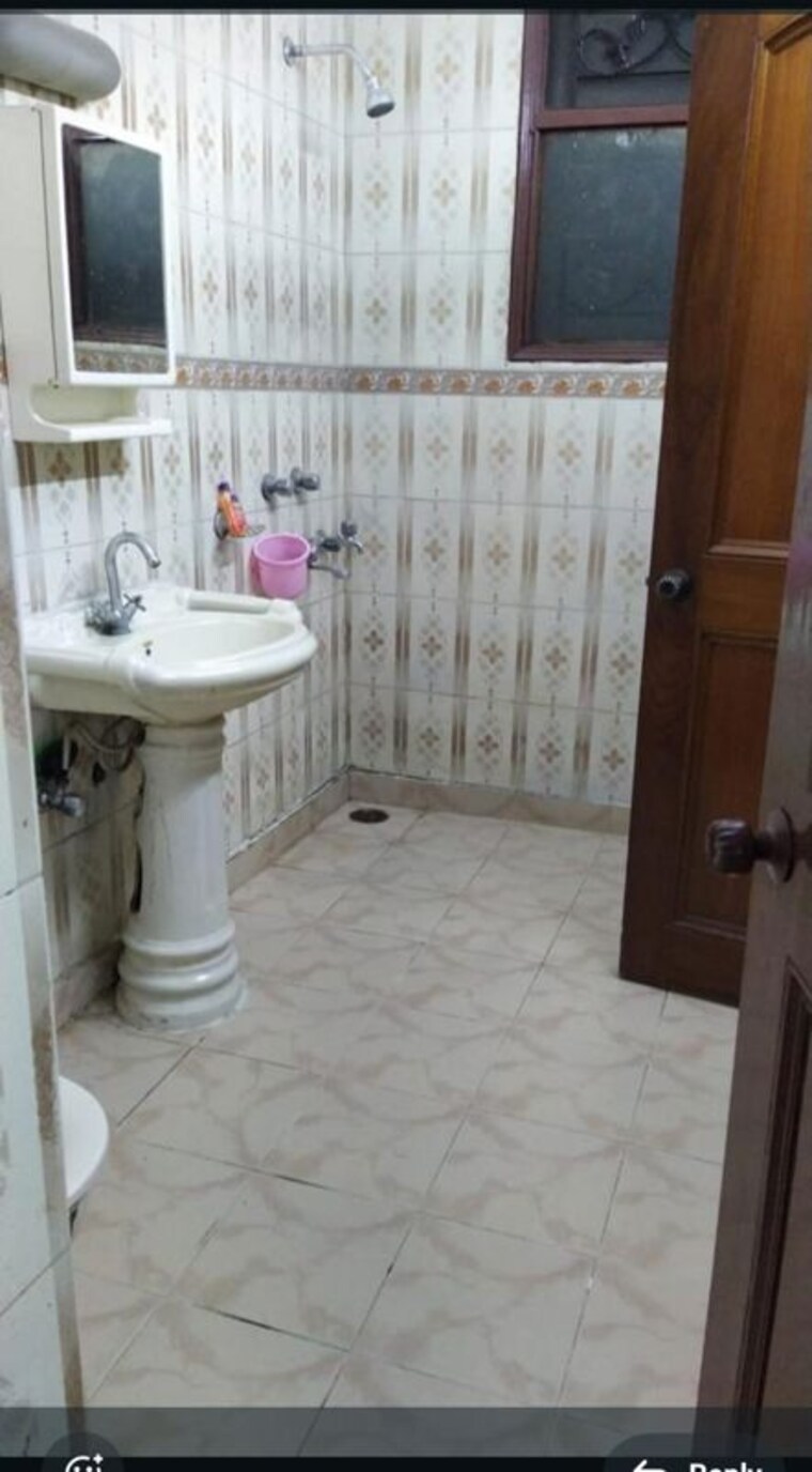 Bathroom, rwa-apartments-sector-41 2.5 Bedroom 1550 Sq.Ft. Villa In Sector 41 Noida 10236766