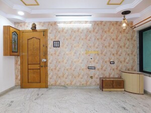 Room in 2 BHK Apartment at Mulund East – for Sale