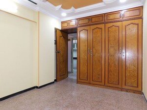 Room in 2 BHK Apartment at Mulund East – for Sale