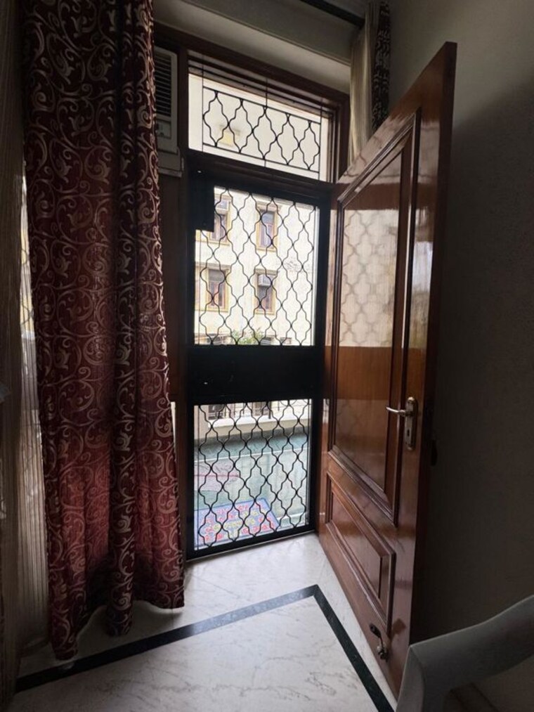 Room, malviya nagar 3 Bedroom 1800 Sq.Ft. Builder Floor In Malviya Nagar Delhi 10236782