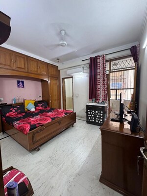 Master Bedroom in 3 BHK Builder Floor at Malviya Nagar – for Sale