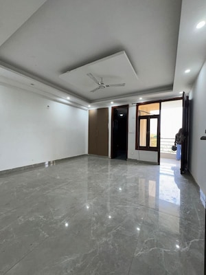 Room in 3 BHK Apartment at Chattarpur – for Rent