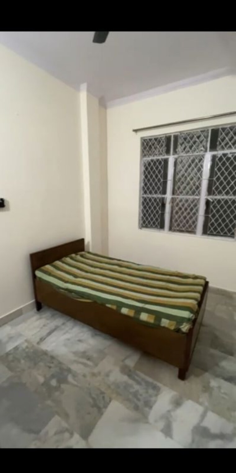 Bedroom, west patel nagar 1 RK 300 Sq.Ft. Builder Floor In West Patel Nagar Delhi 10236806
