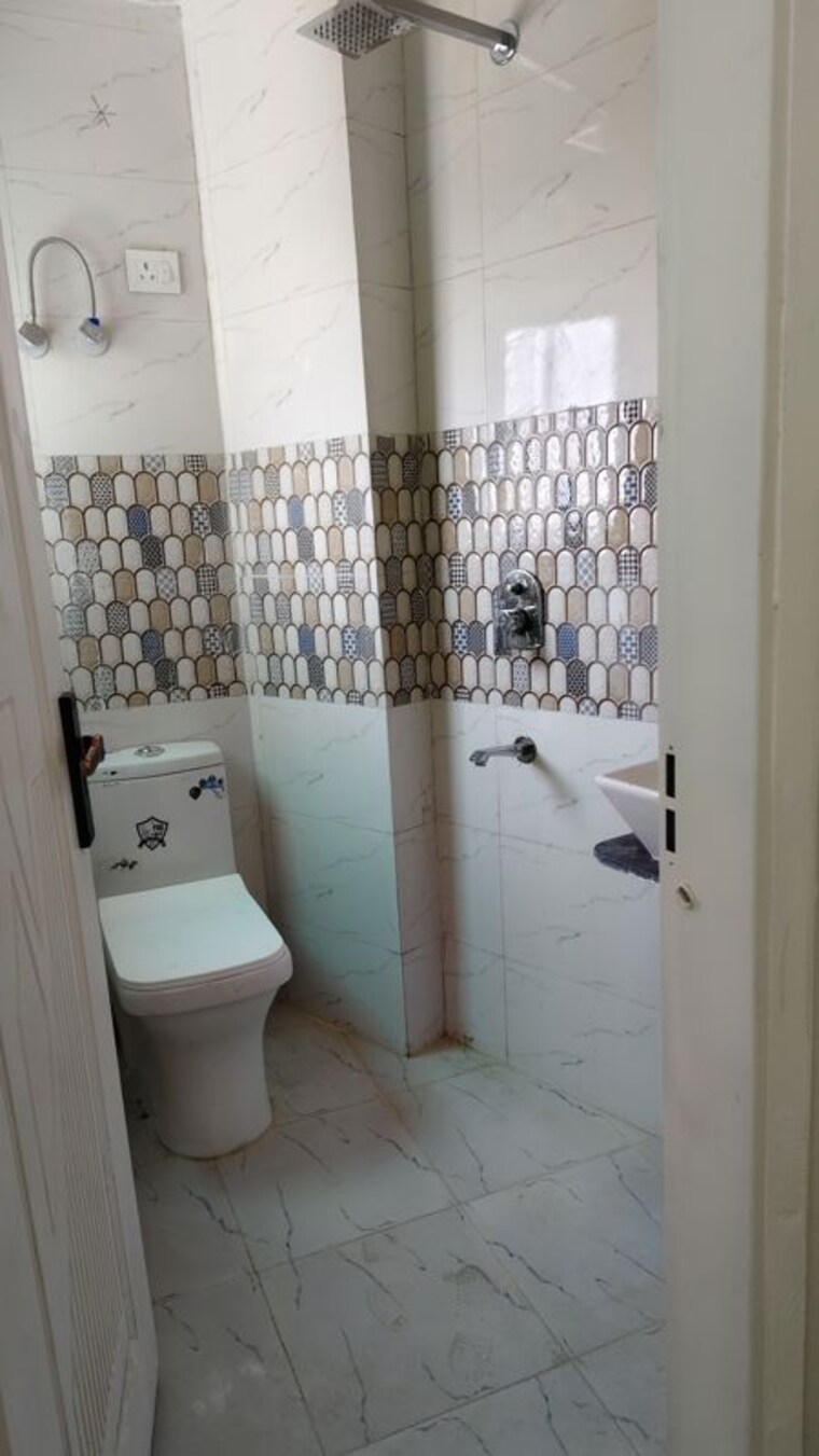 Bathroom, saket 1 Bedroom 450 Sq.Ft. Builder Floor In Saket Delhi 10236807