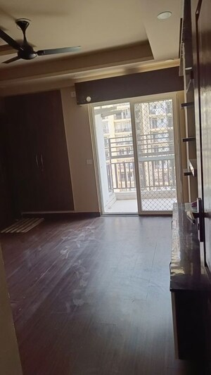 Room in 3 BHK Apartment at Aims Greens Avenue, Sector 4 Greater Noida – for Sale