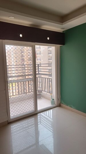 Room in 3 BHK Apartment at Aims Greens Avenue, Sector 4 Greater Noida – for Sale