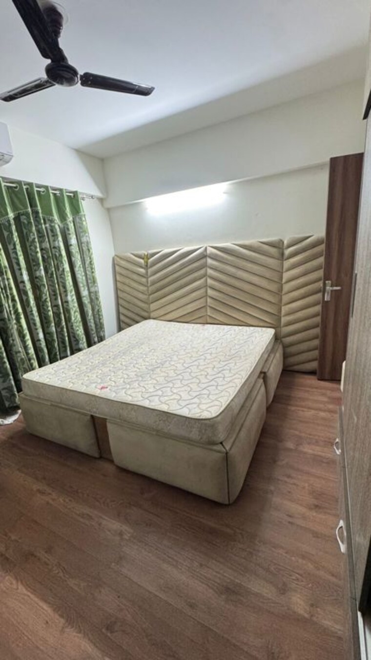 Bedroom, experion-the-heart-song 3 Bedroom 1758 Sq.Ft. Apartment In Sector 108 Gurgaon 10236814