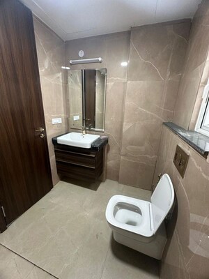 Bathroom in 2.5 BHK Apartment at Smart World Orchard, Sector 61 – for Rent