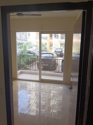 Room in 2 BHK Apartment at Signature Global Proxima, Sector 89 – for Rent