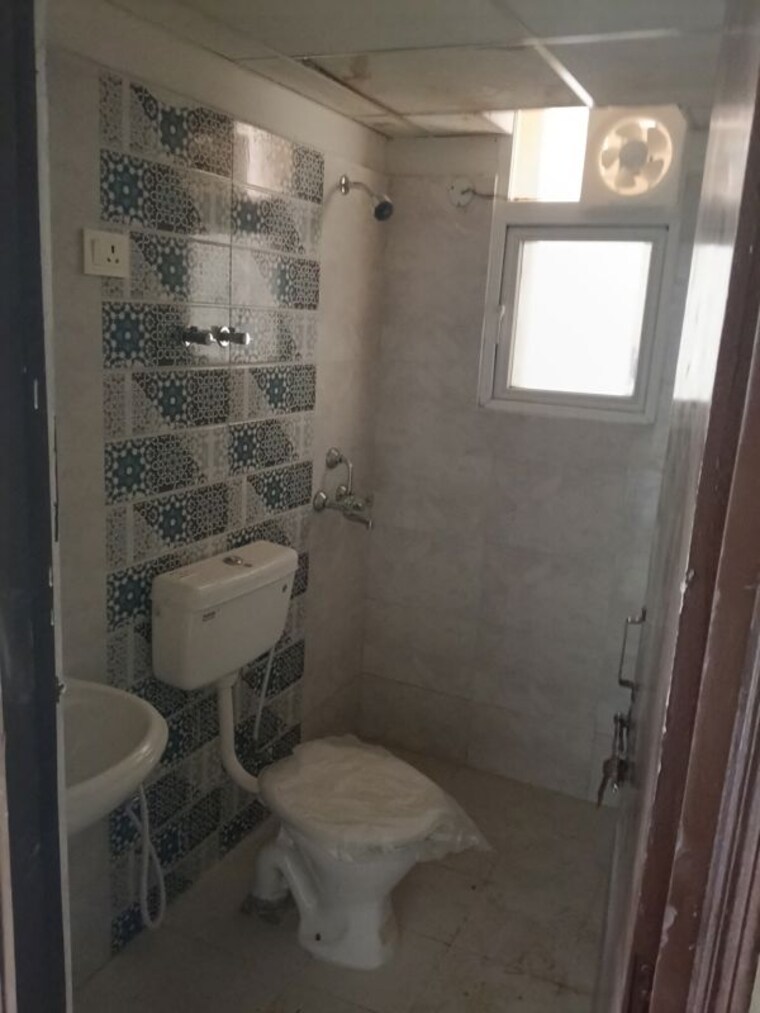 Bathroom, signature-global-proxima 2 Bedroom 685 Sq.Ft. Apartment In Sector 89 Gurgaon 10236851