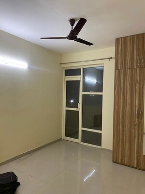 Room in 2 BHK Apartment at Pyramid Fusion Homes, Sector 70a – for Rent