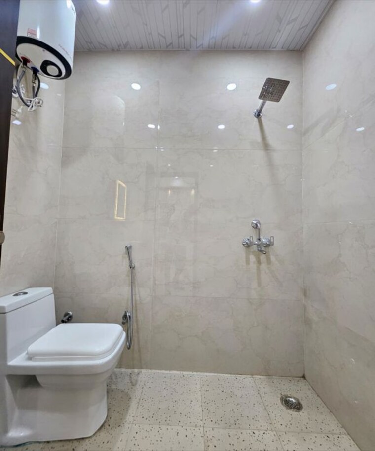 Bathroom, a-and-m-shakti-plaza 3 Bedroom 1000 Sq.Ft. Builder Floor In Shakti Khand Iii Ghaziabad 10236897